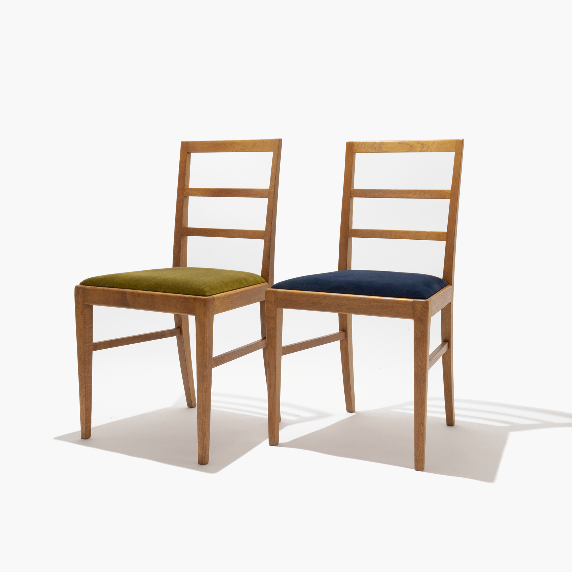 Park Side Market | DINING CHAIR / Fritz Hansen Park Side Market | DINING CHAIR / Fritz Hansen