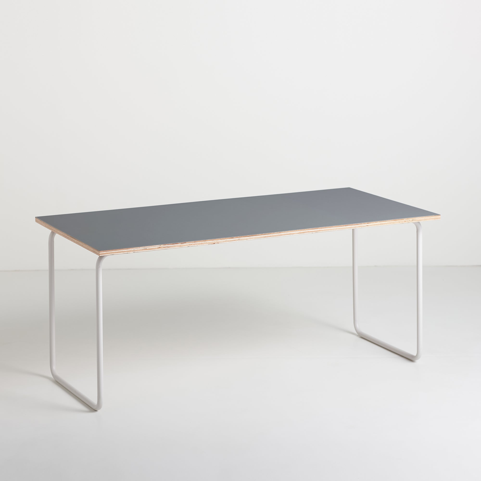 DESK & TABLE LINOLEUM / STEEL PIPE LEG