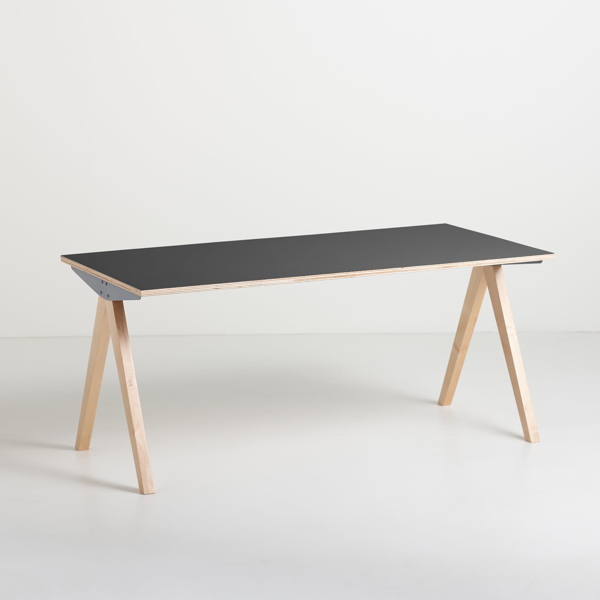 TABLE LINOLEUM / COMPASS WOOD LEG
