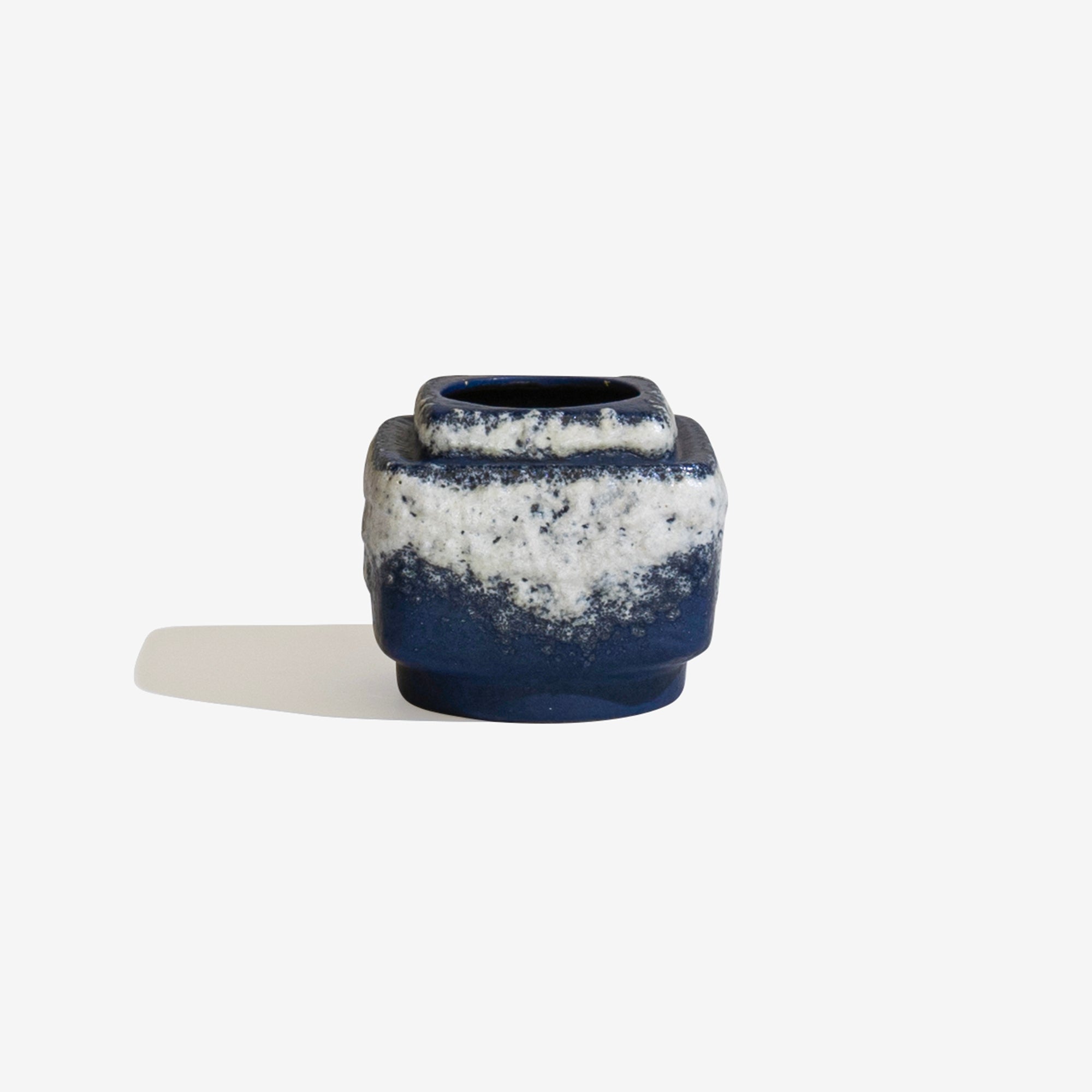 Blue And White Square Fat Lava 150 / DÜMLER & BREIDEN – Park Side