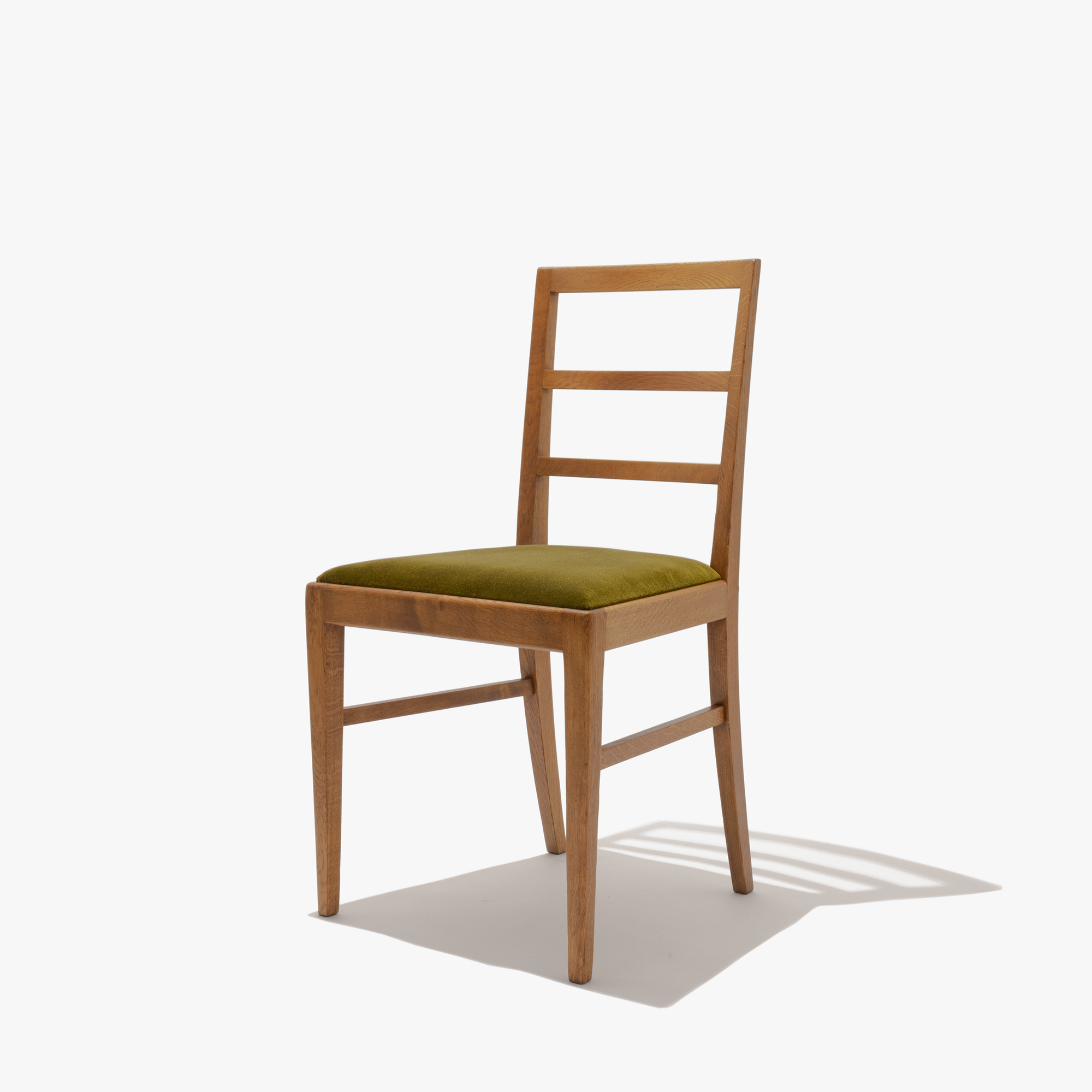 Park Side Market | DINING CHAIR / Fritz Hansen Park Side Market | DINING CHAIR / Fritz Hansen