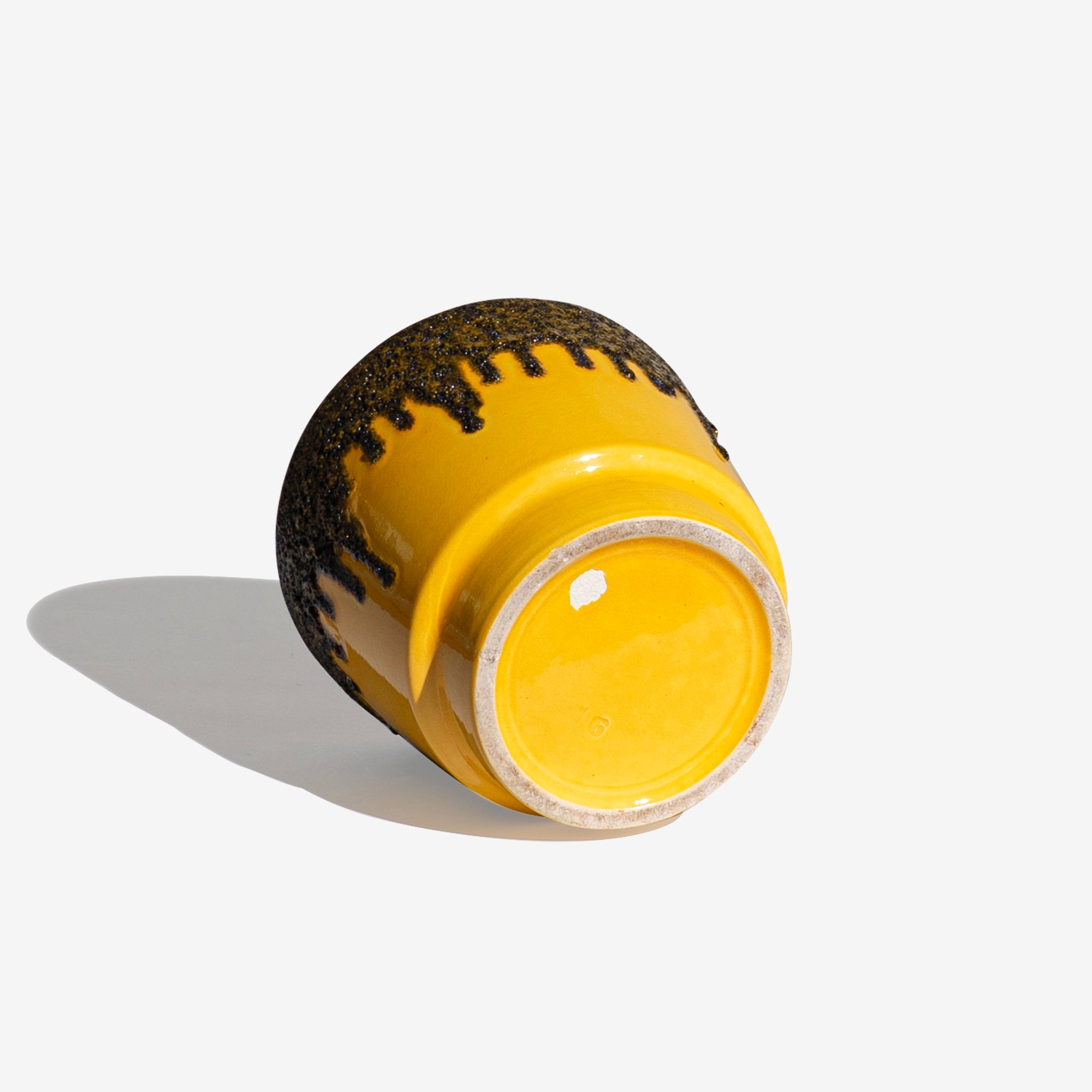 fatlava Fohr社　花器　黄色　花瓶　fat lava YELLOW and BLACK Fat Lava 125 / FOHR – Park Side Market
