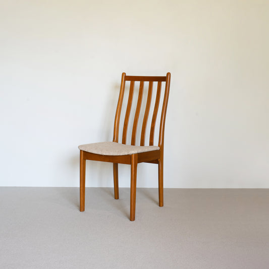 HIGHBACK TEAK DINING CHAIR